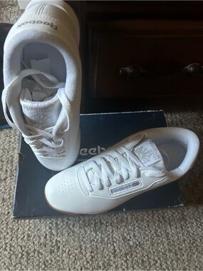 Women’s Reebok White Leather Classic Court Sneakers